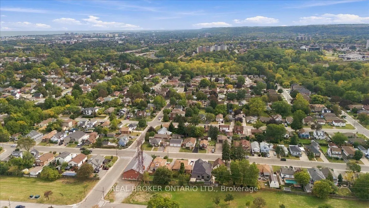 480 Rosseau Road