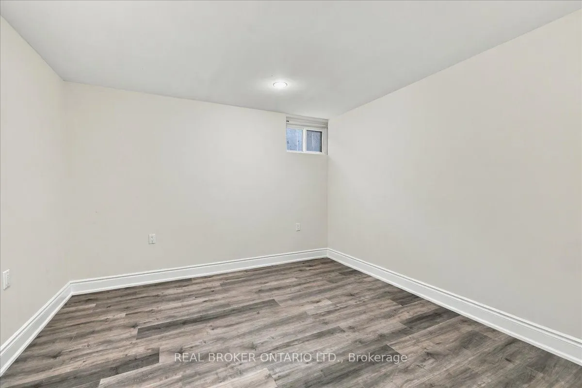 480 Rosseau Road