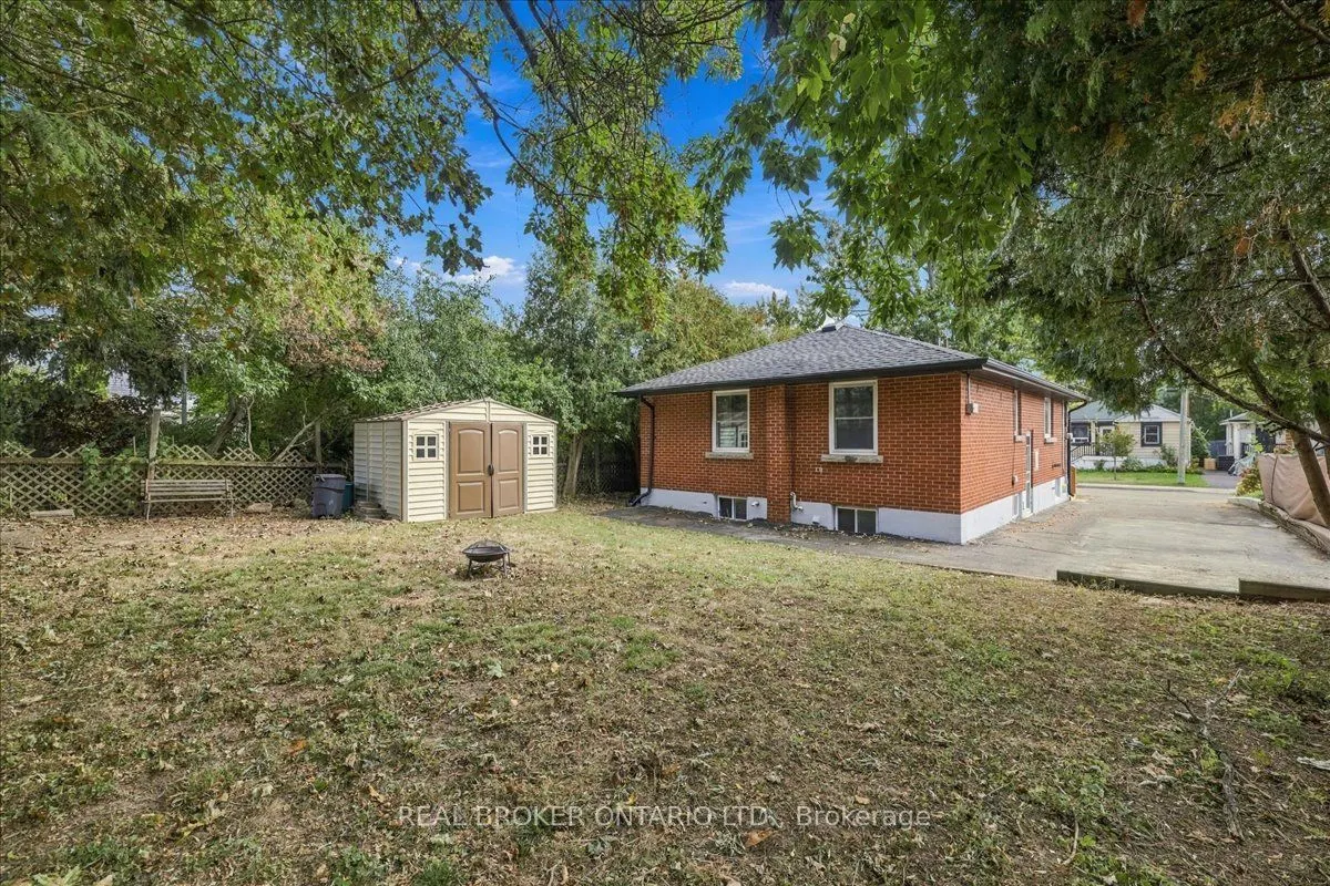 480 Rosseau Road
