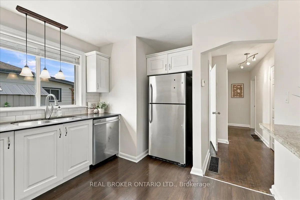 480 Rosseau Road