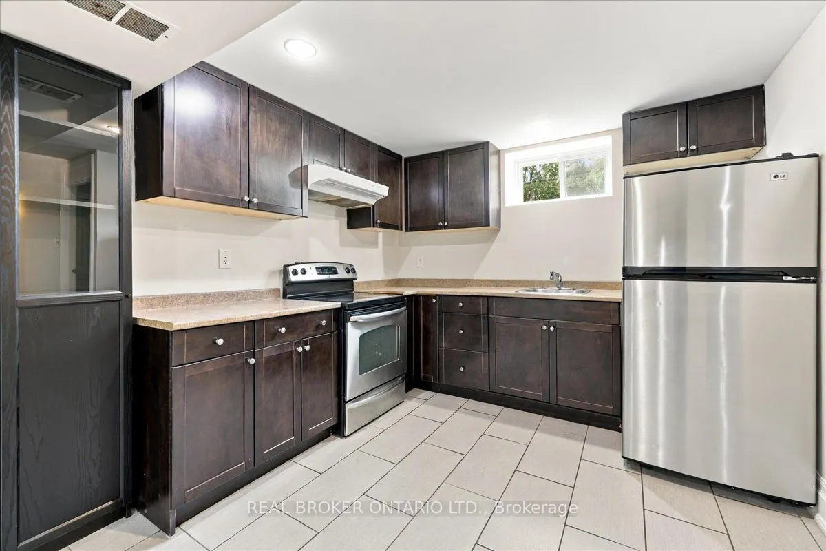 480 Rosseau Road