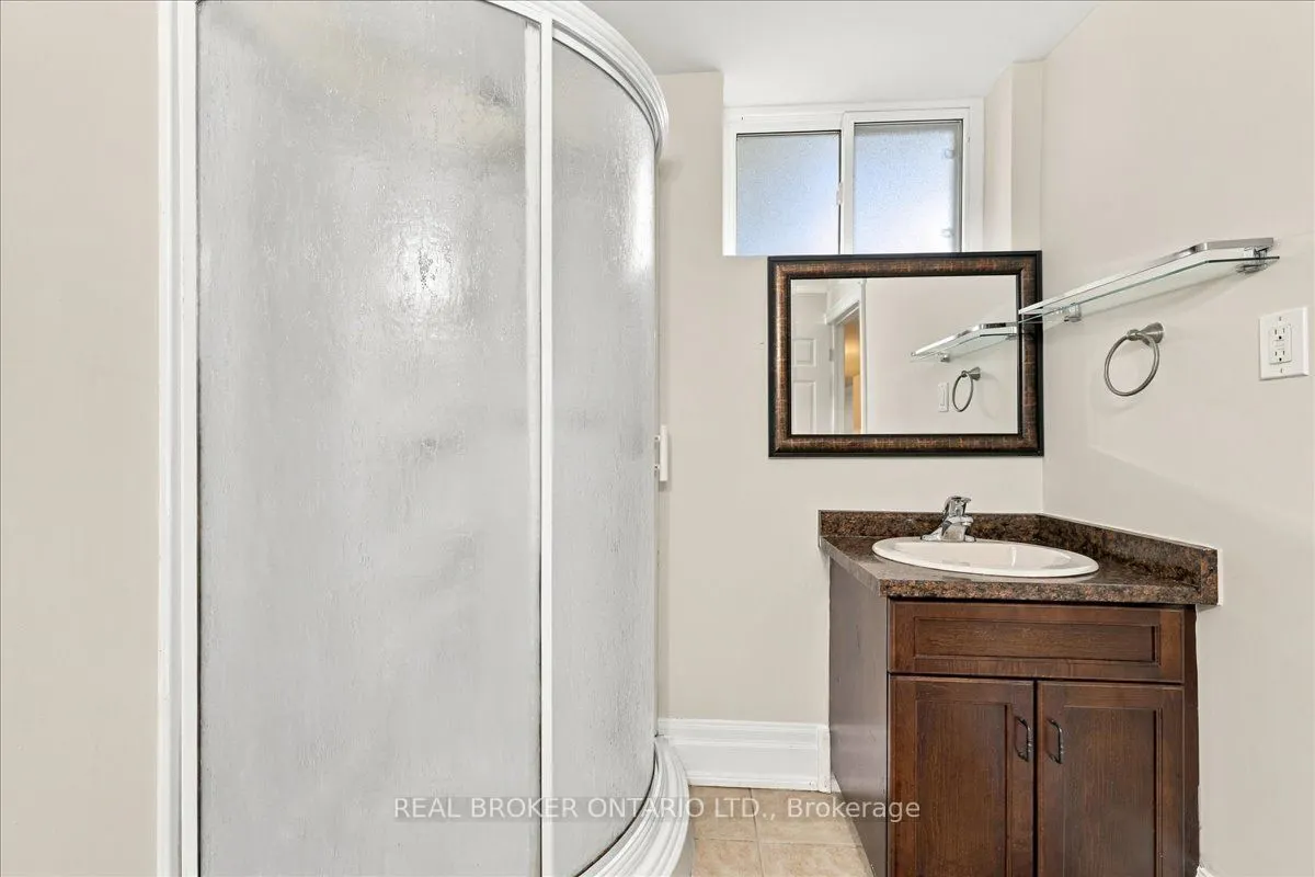 480 Rosseau Road