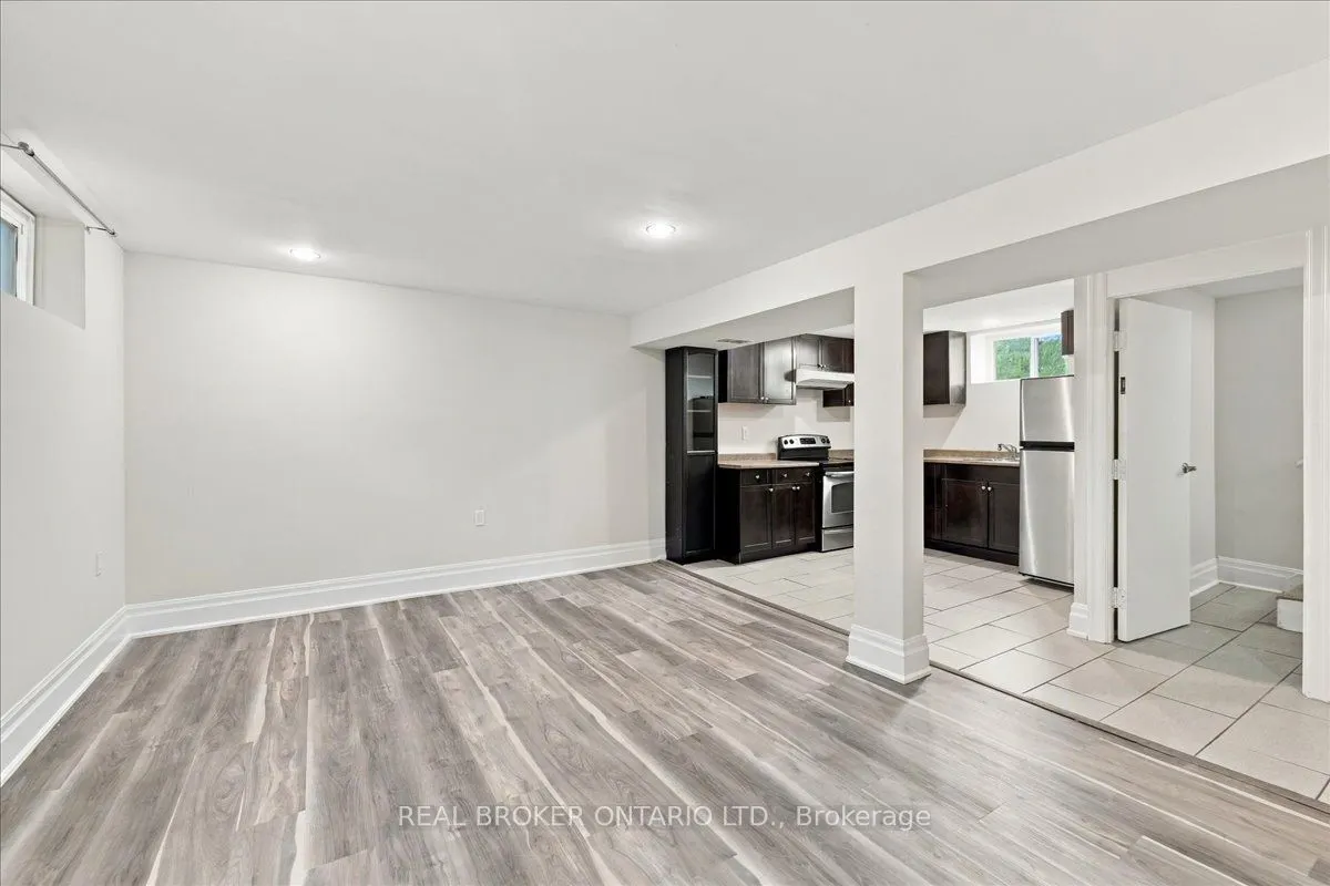 480 Rosseau Road