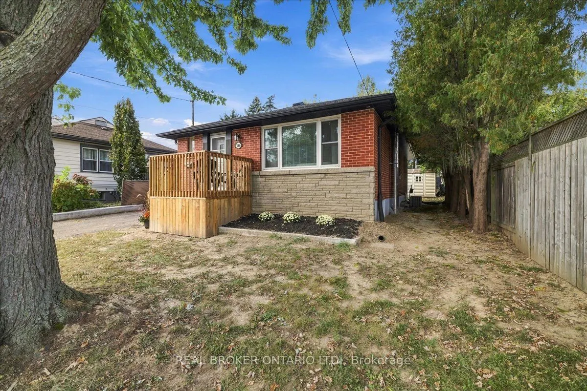 480 Rosseau Road
