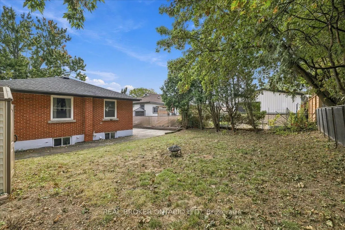 480 Rosseau Road