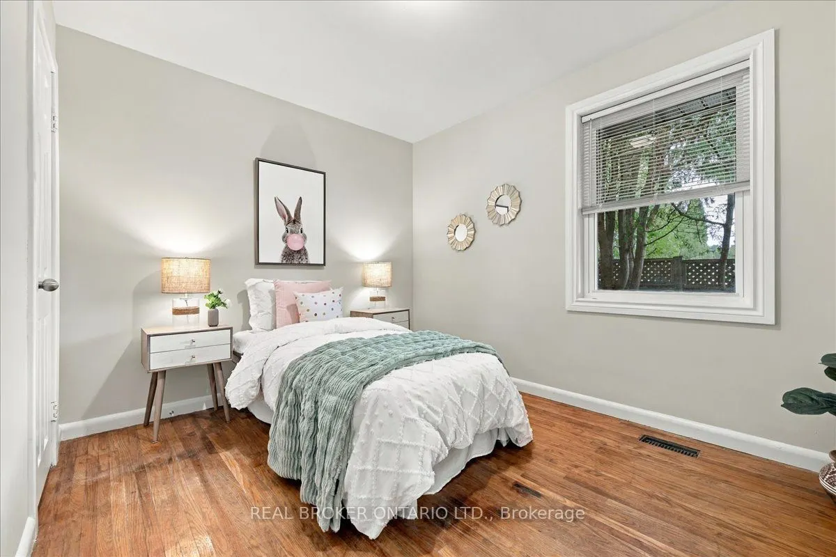 480 Rosseau Road