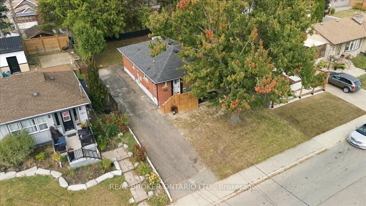 480 Rosseau Road