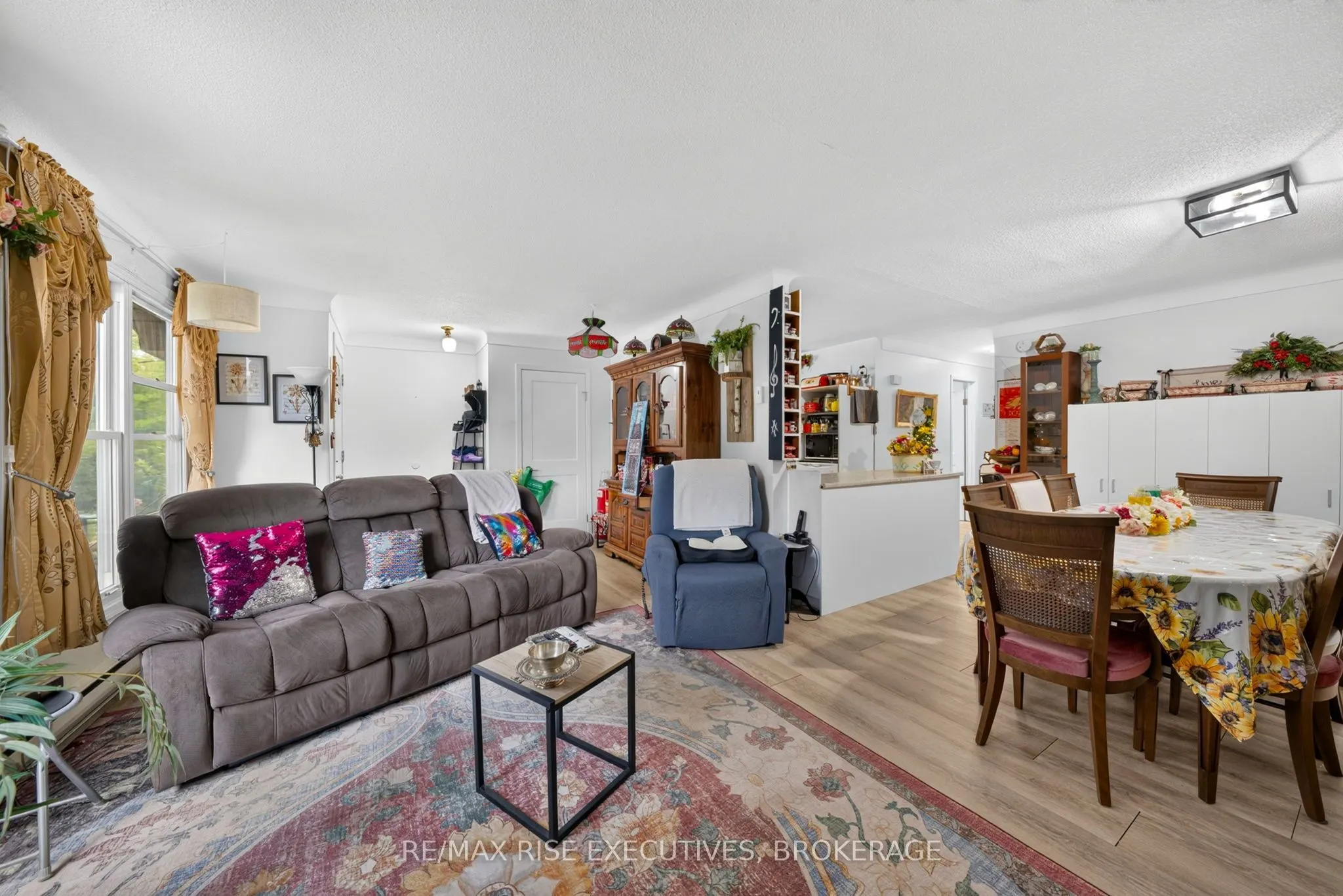 33 Montgomery Boulevard