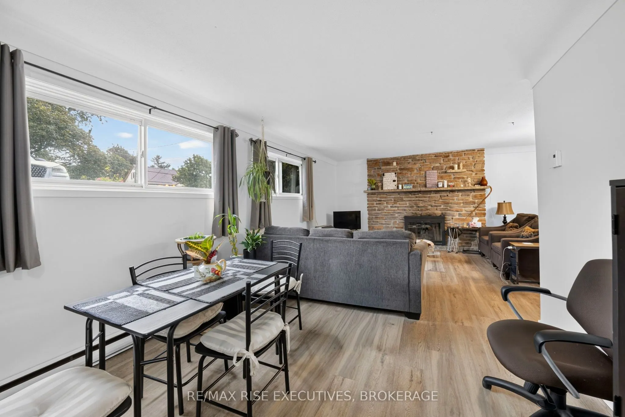 33 Montgomery Boulevard