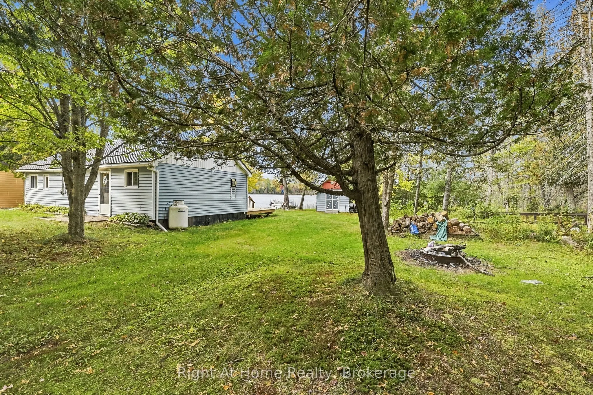 25 Snow Lk Lane
