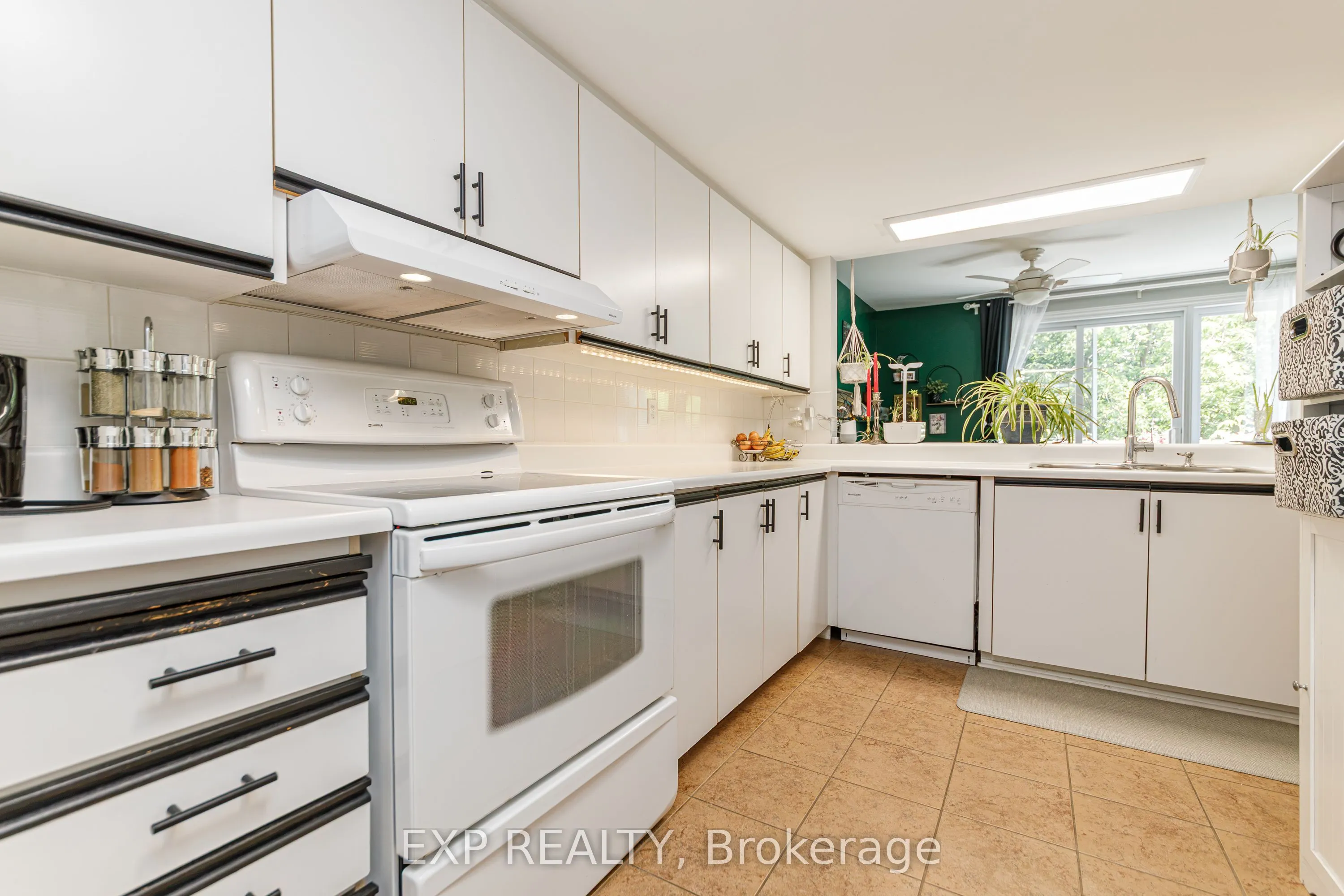 1589 St. Bernard Street #505