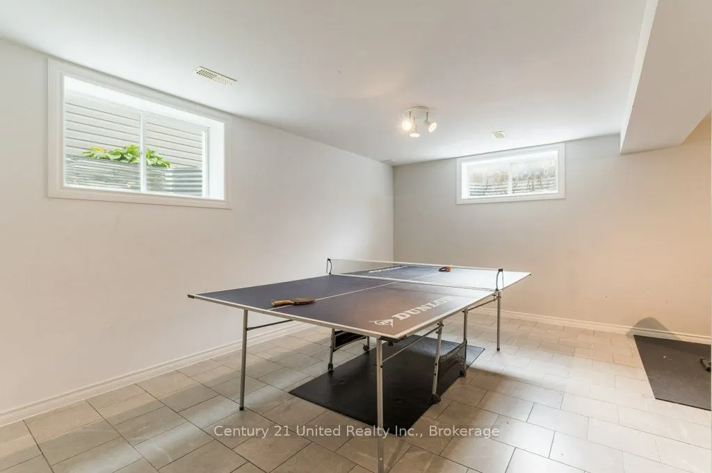 57 Voyageur Street