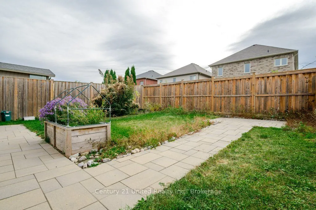 57 Voyageur Street