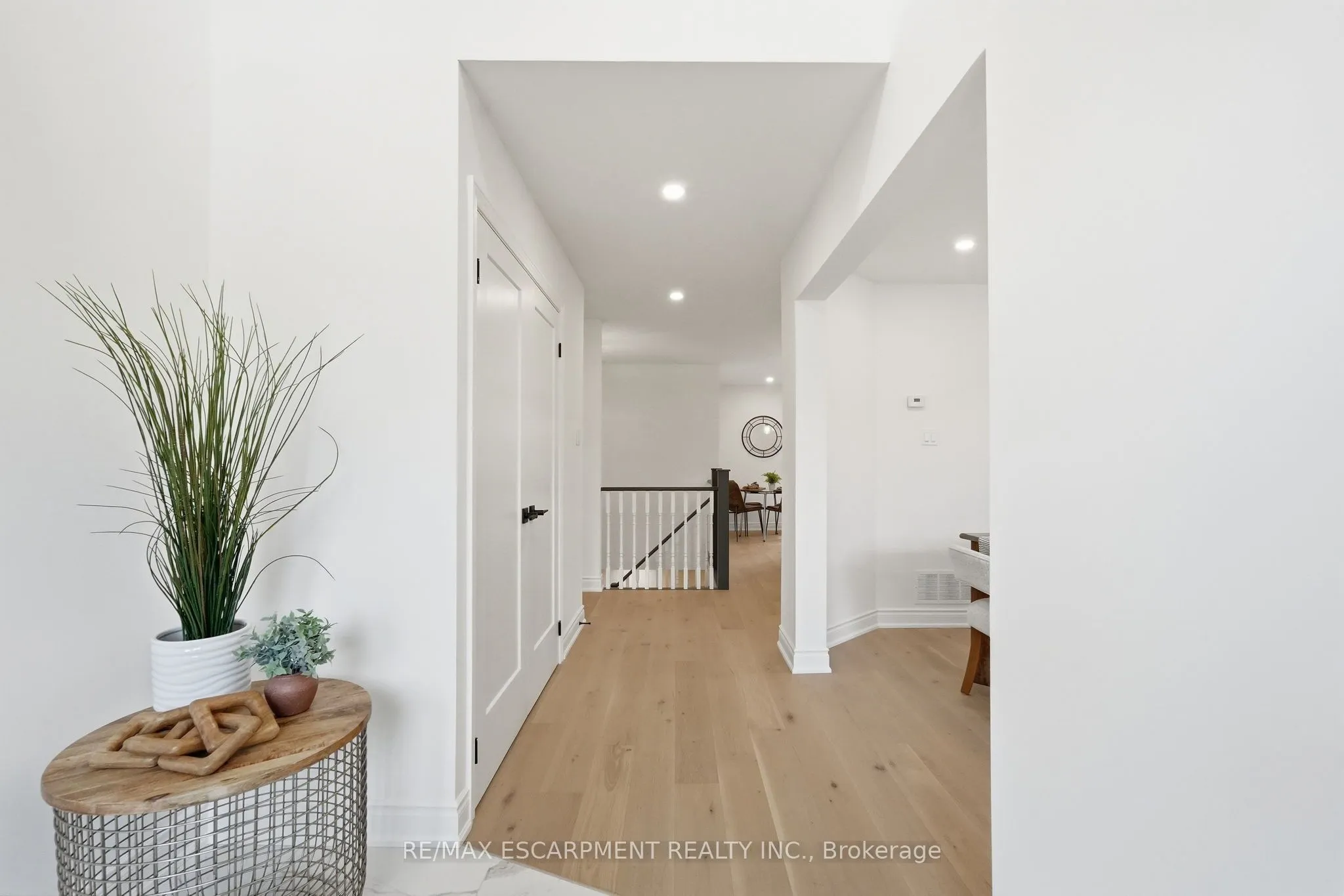 84 RILEY Street