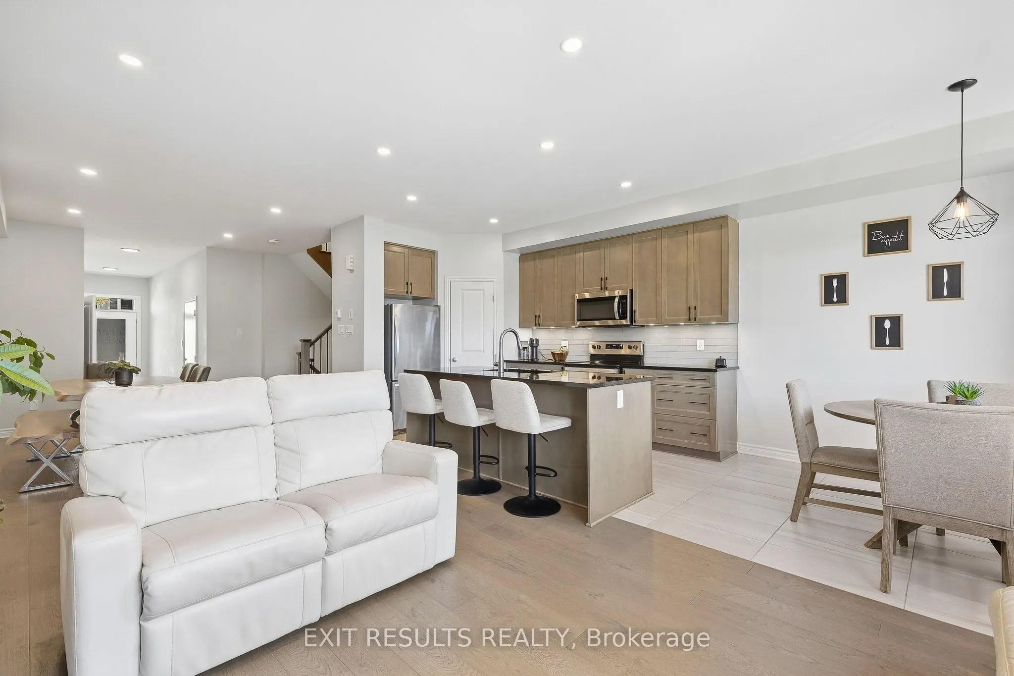 783 Namur Street W