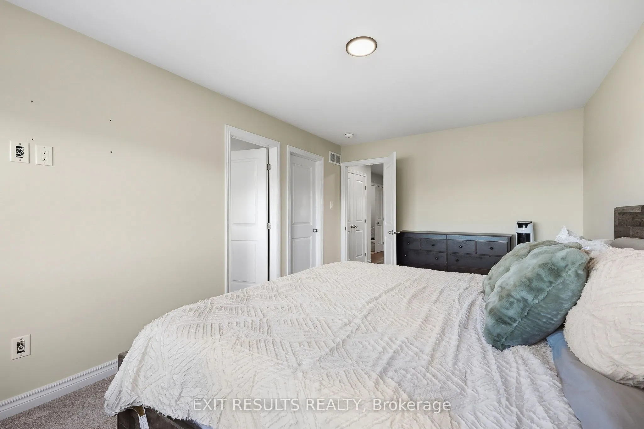 783 Namur Street W