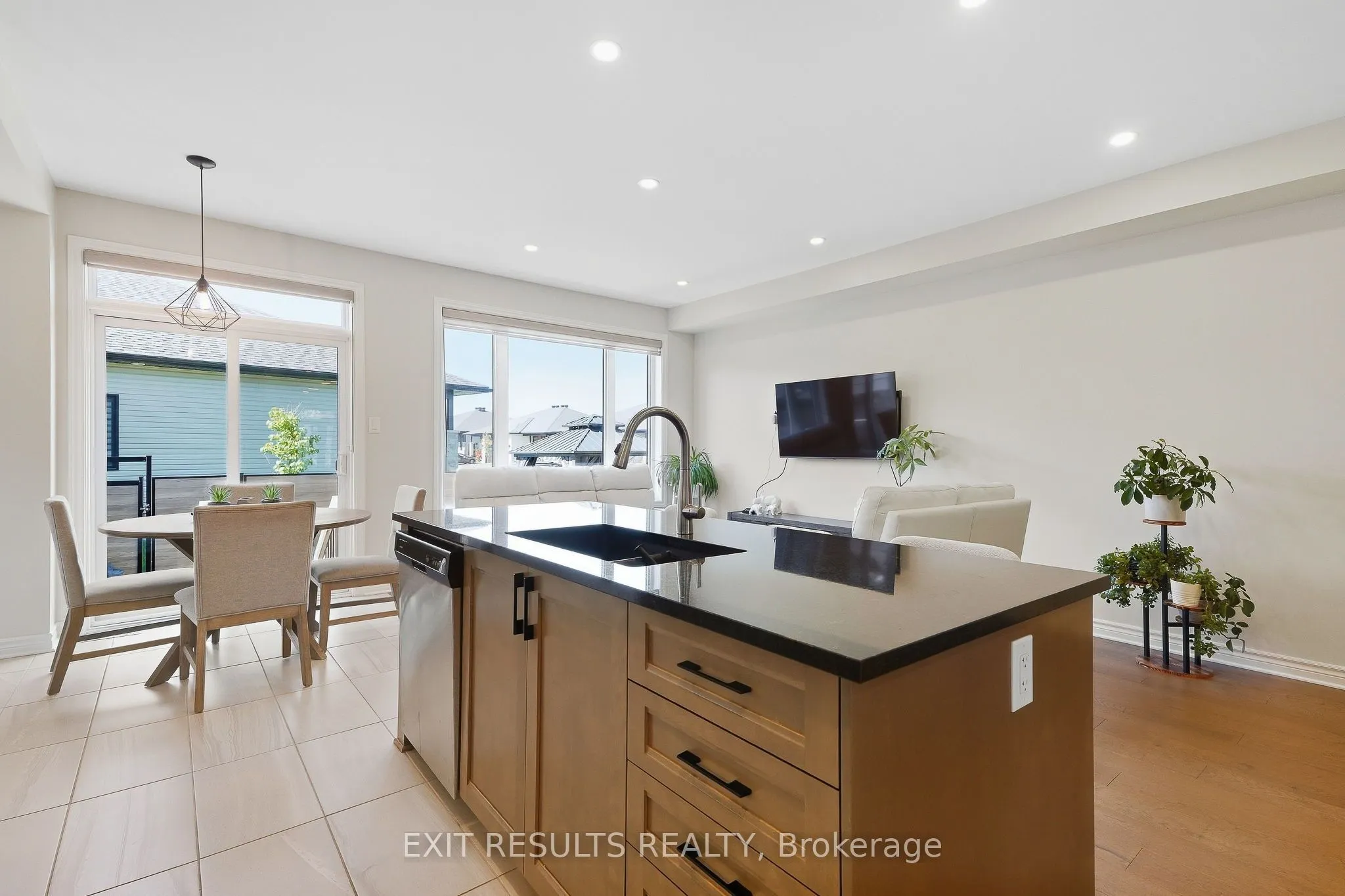 783 Namur Street W