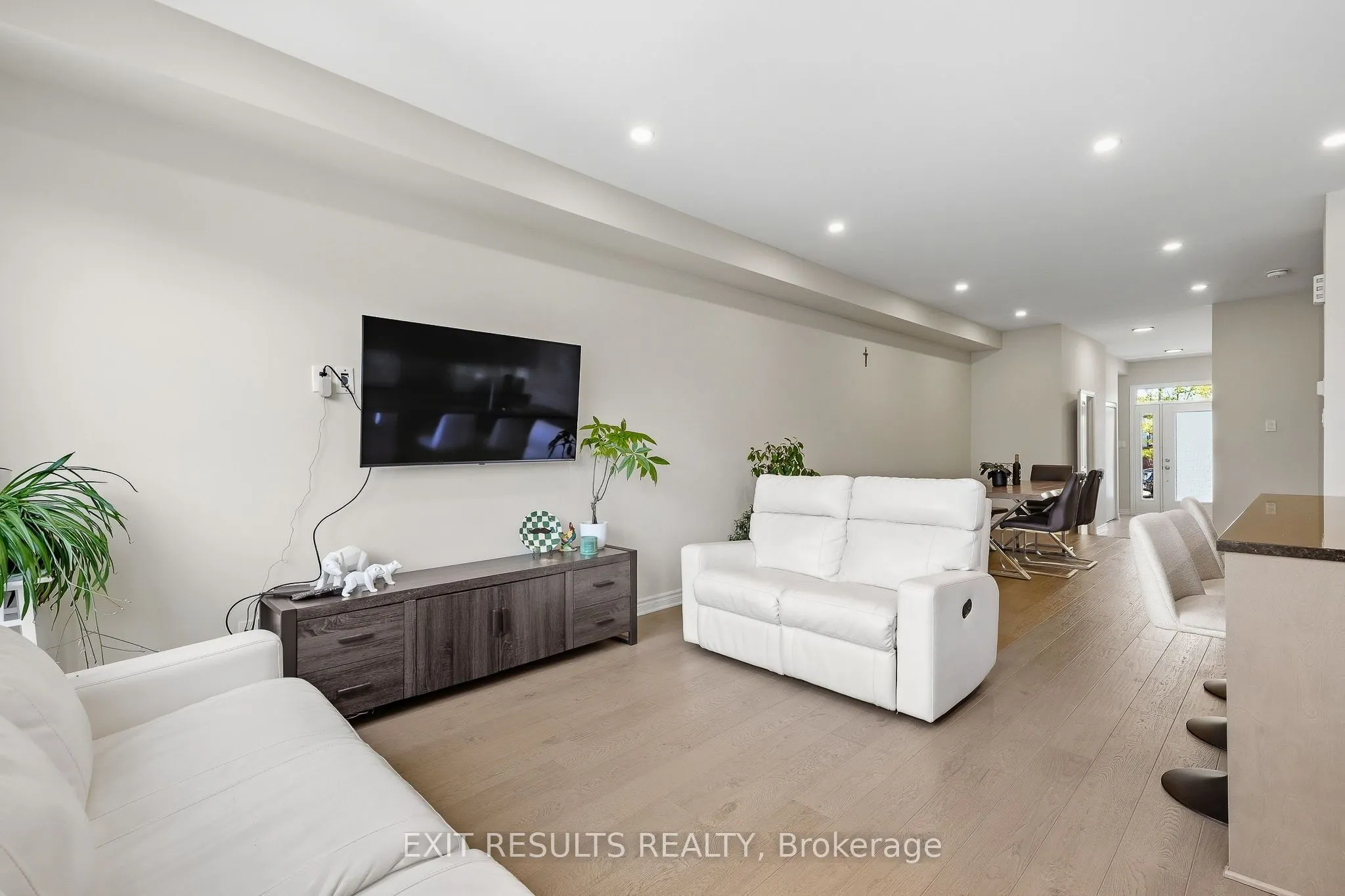 783 Namur Street W