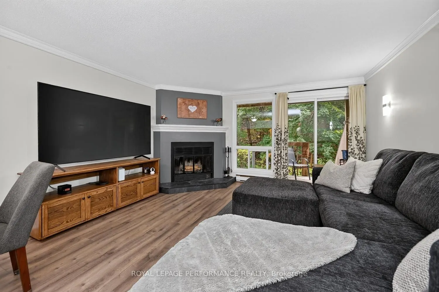 6812 Jeanne D'arc Boulevard N #A