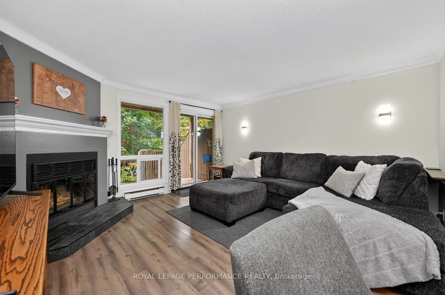 6812 Jeanne D'arc Boulevard N #A