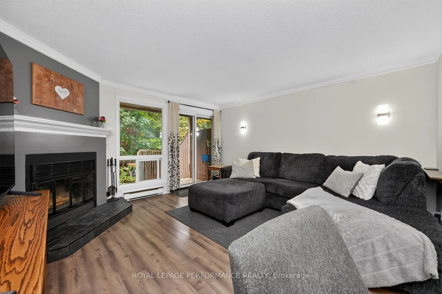 6812 Jeanne D'arc Boulevard N #A