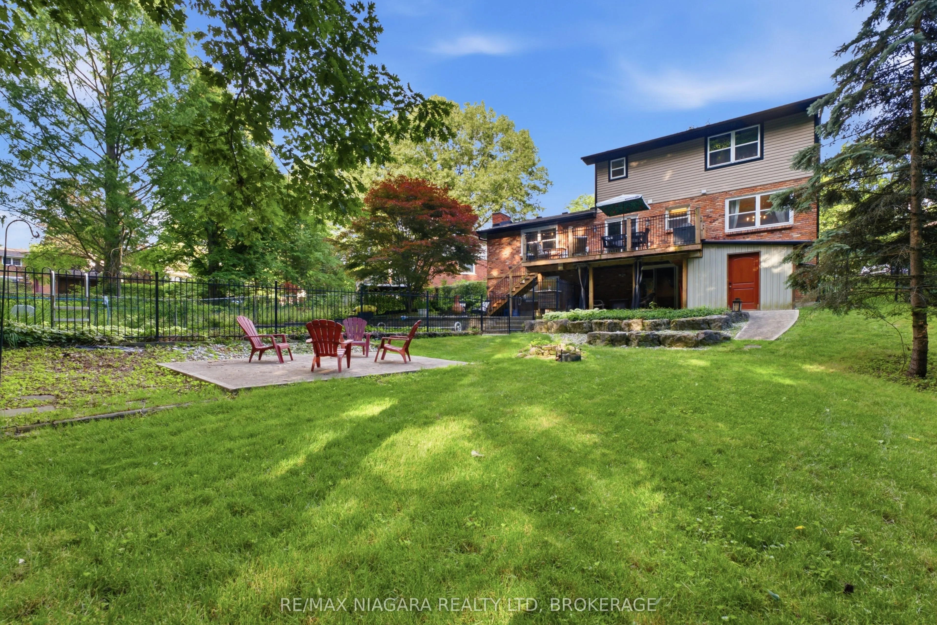 9 Beechnut Court