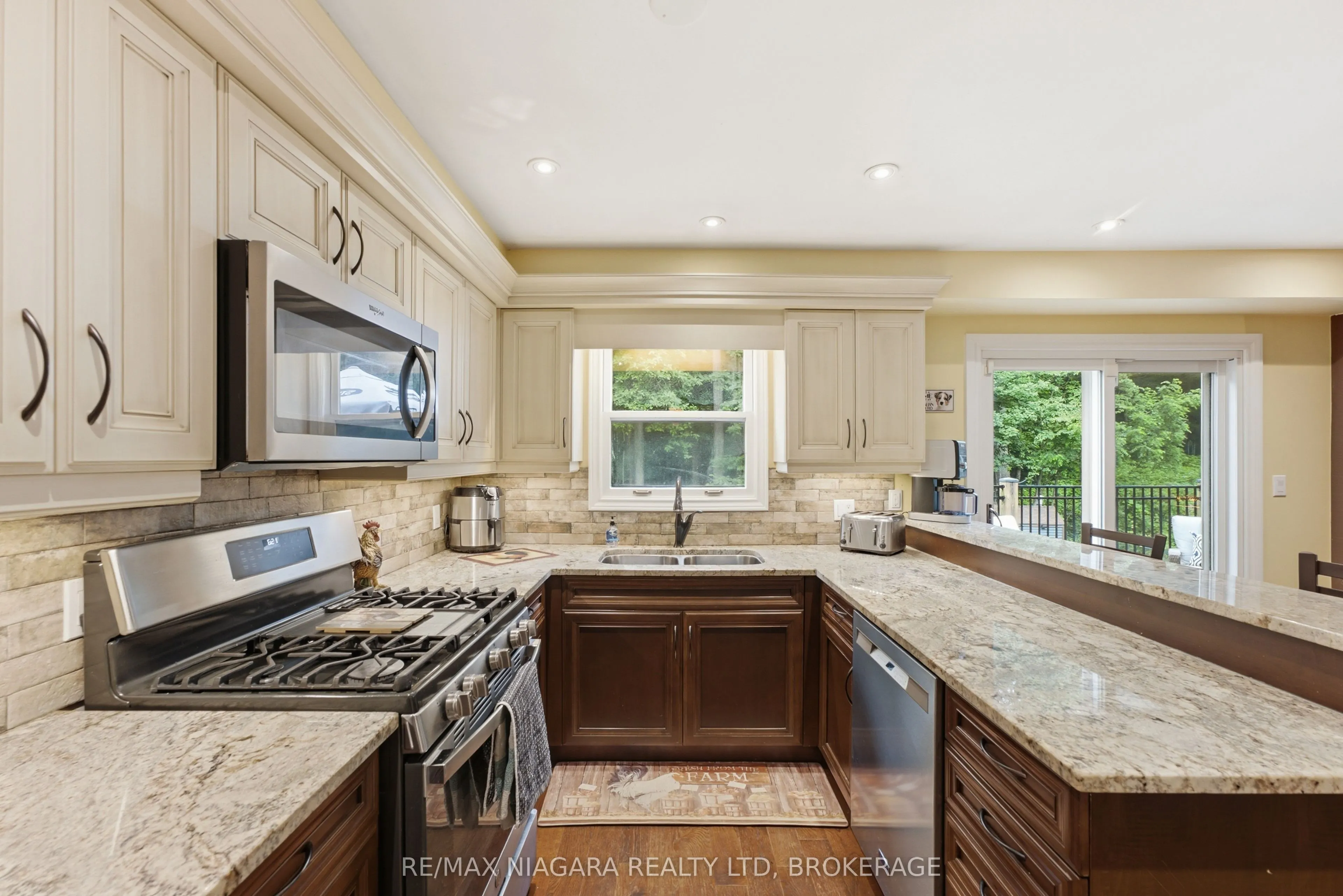 9 Beechnut Court