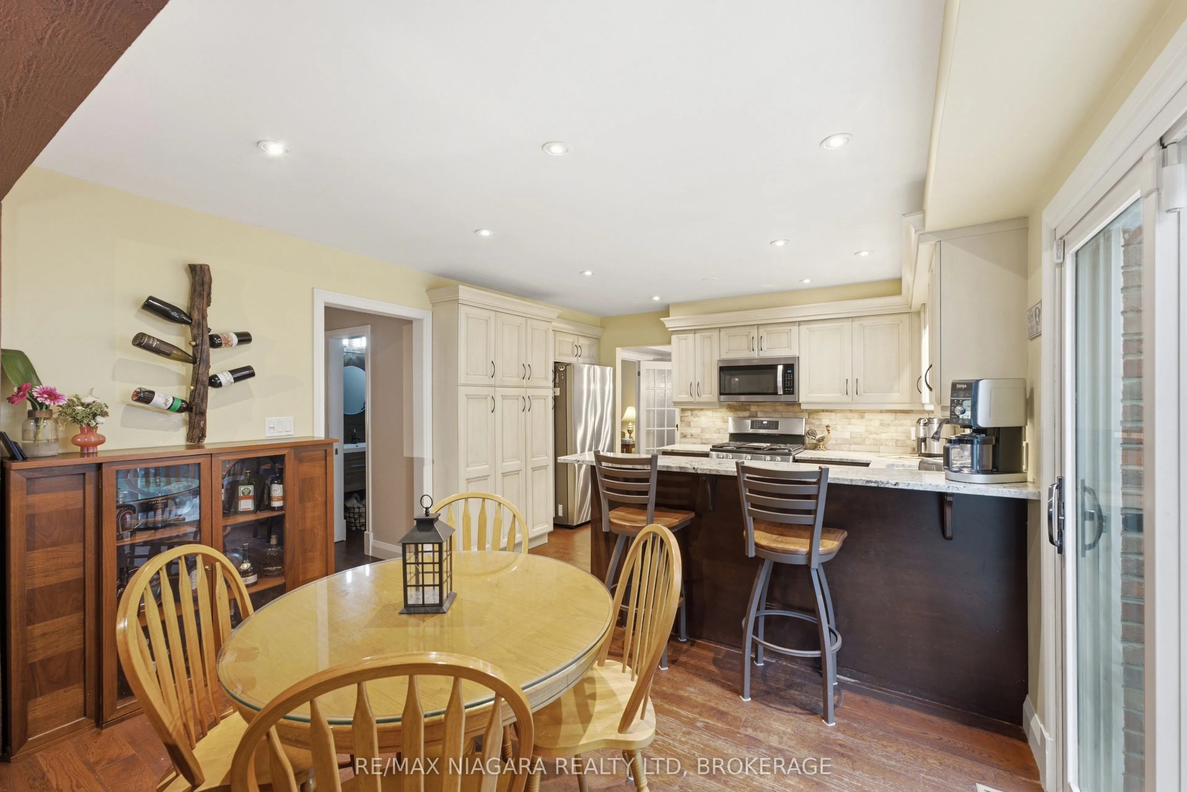 9 Beechnut Court