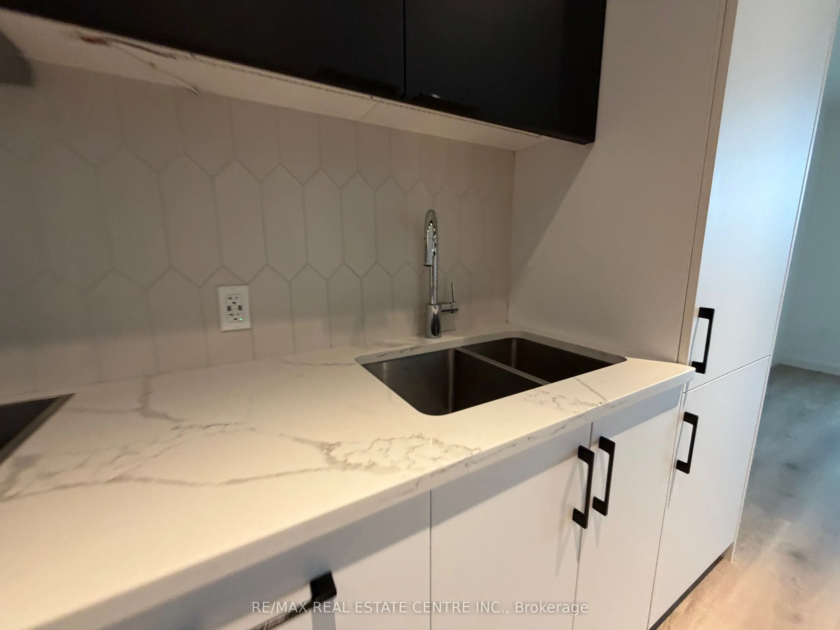 741 King Street W #301