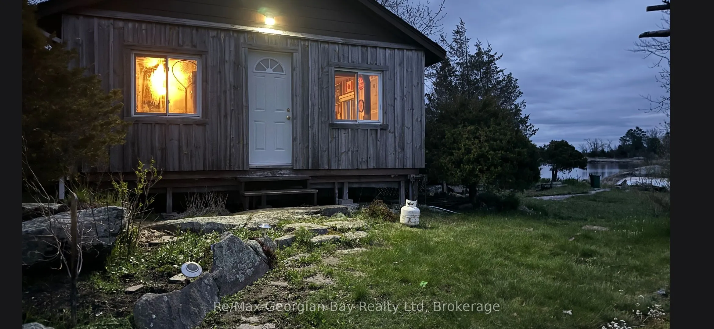 380 2 Island