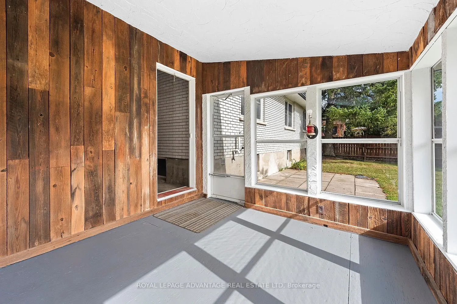 10 Robert Road