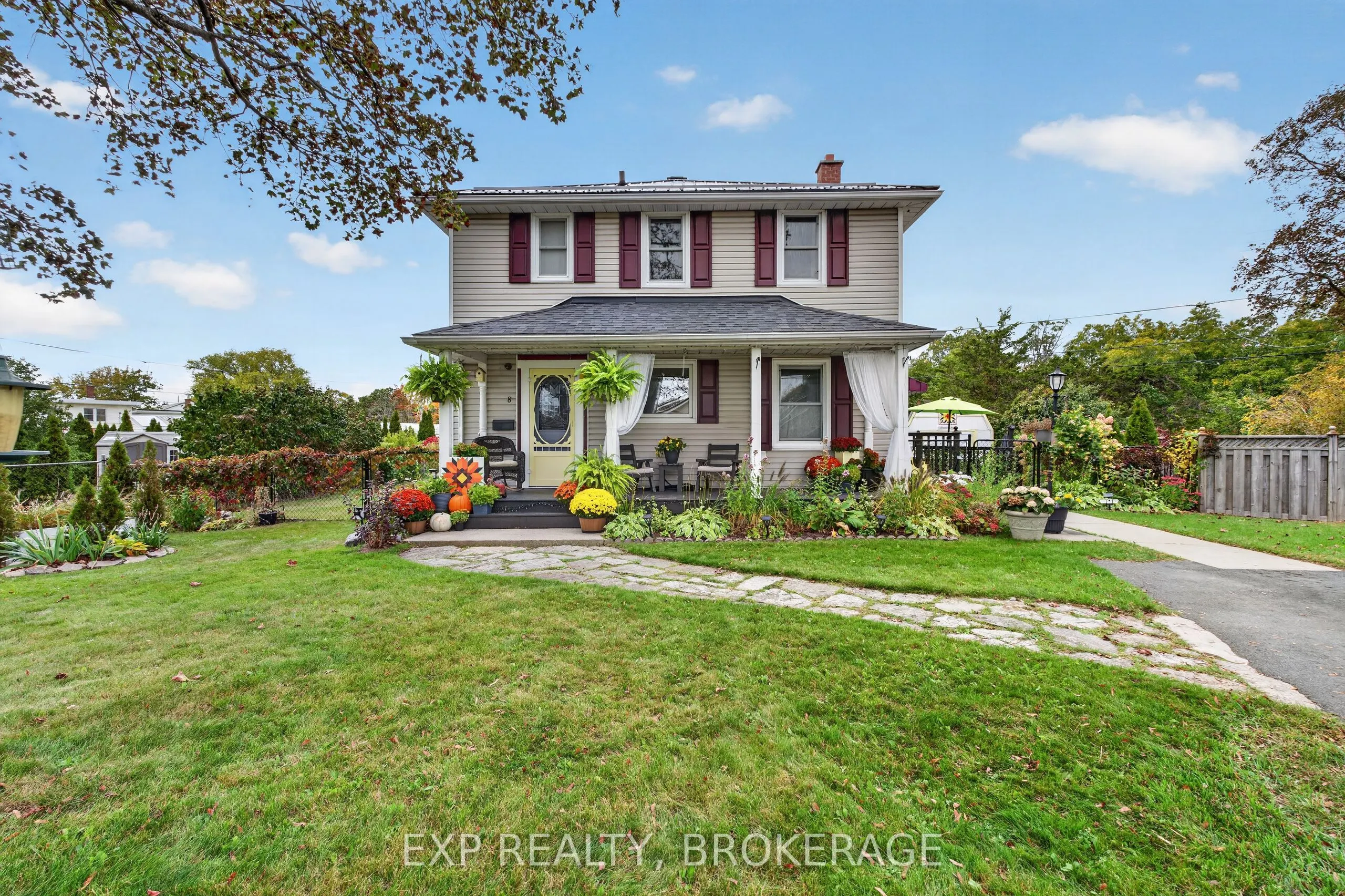 8 Ortona Crescent