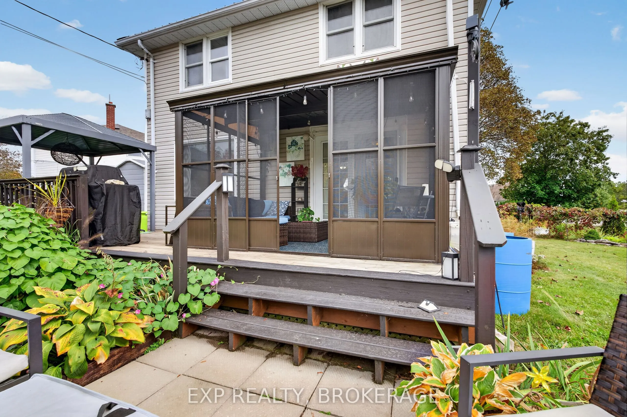 8 Ortona Crescent