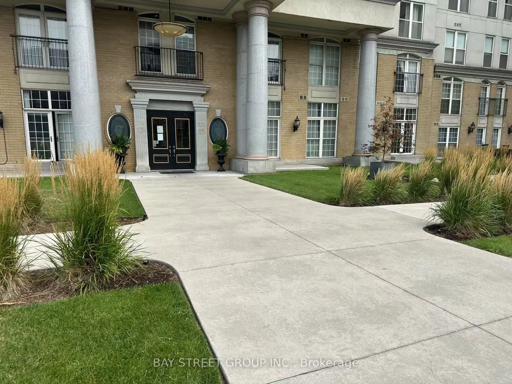 135 James Street S #409