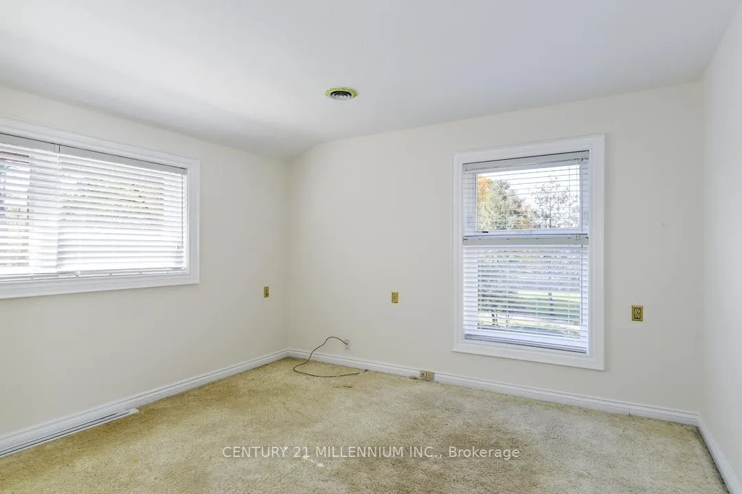 287199 10 Sideroad