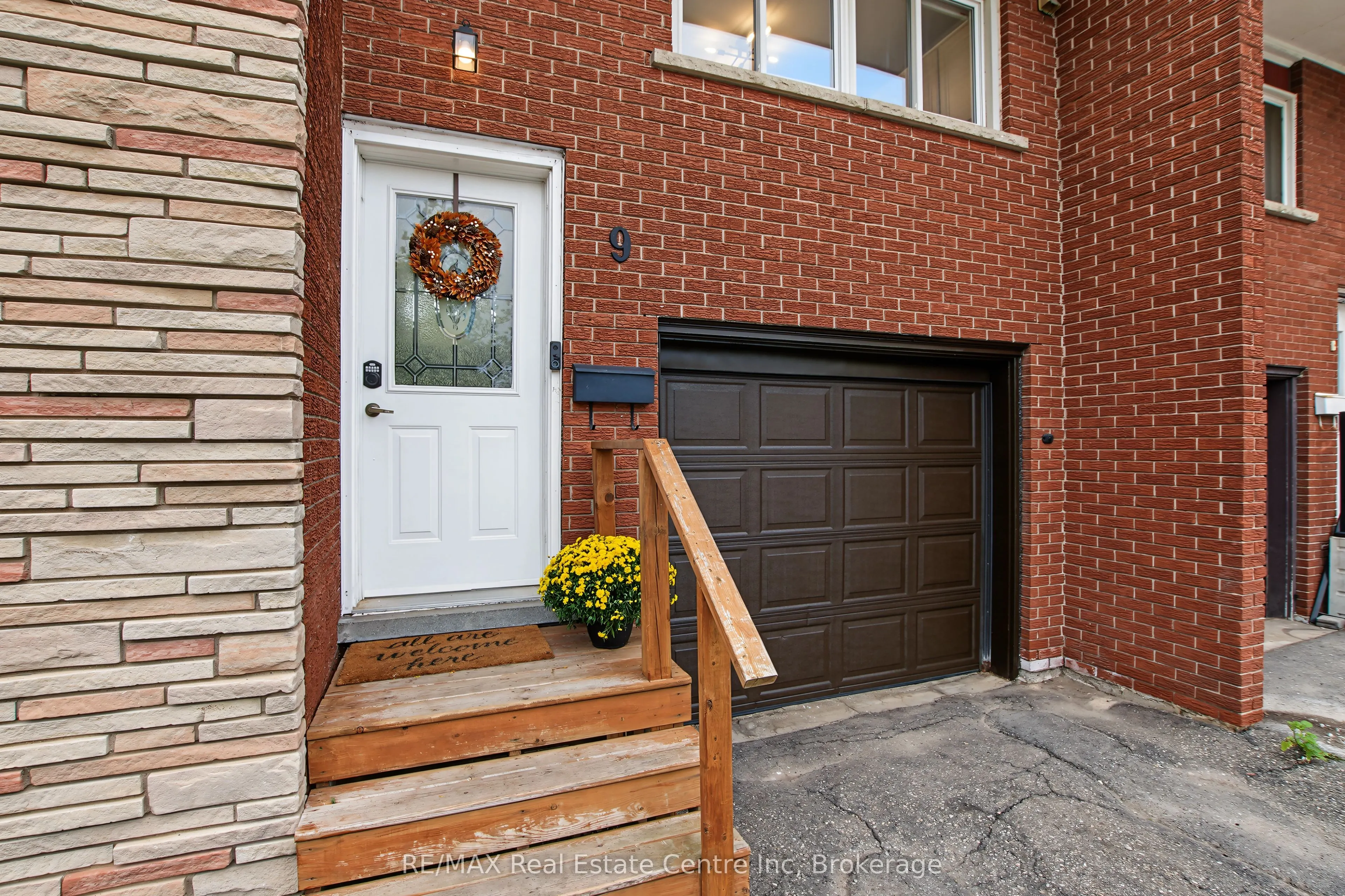 9 Greenbrook Drive
