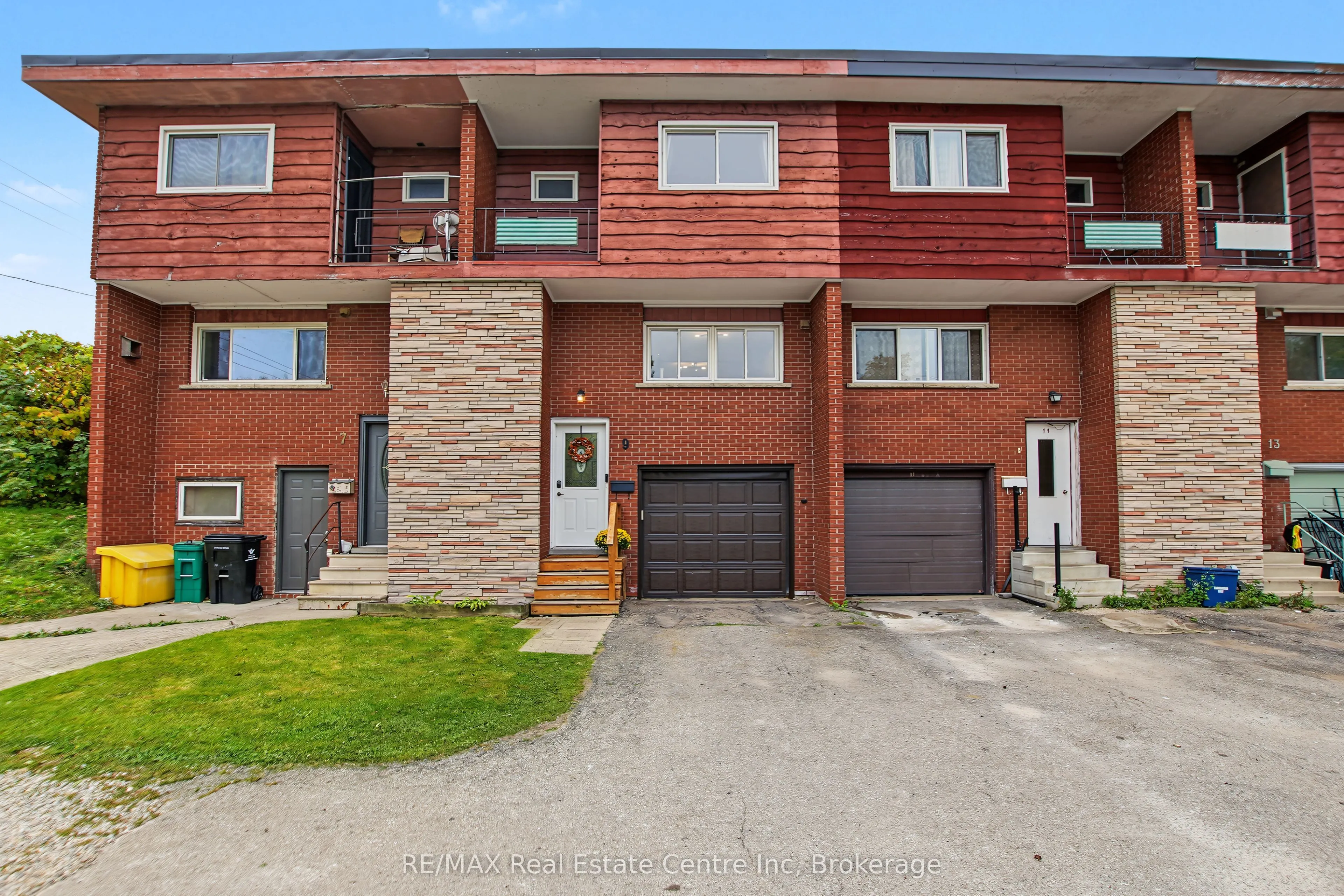 9 Greenbrook Drive