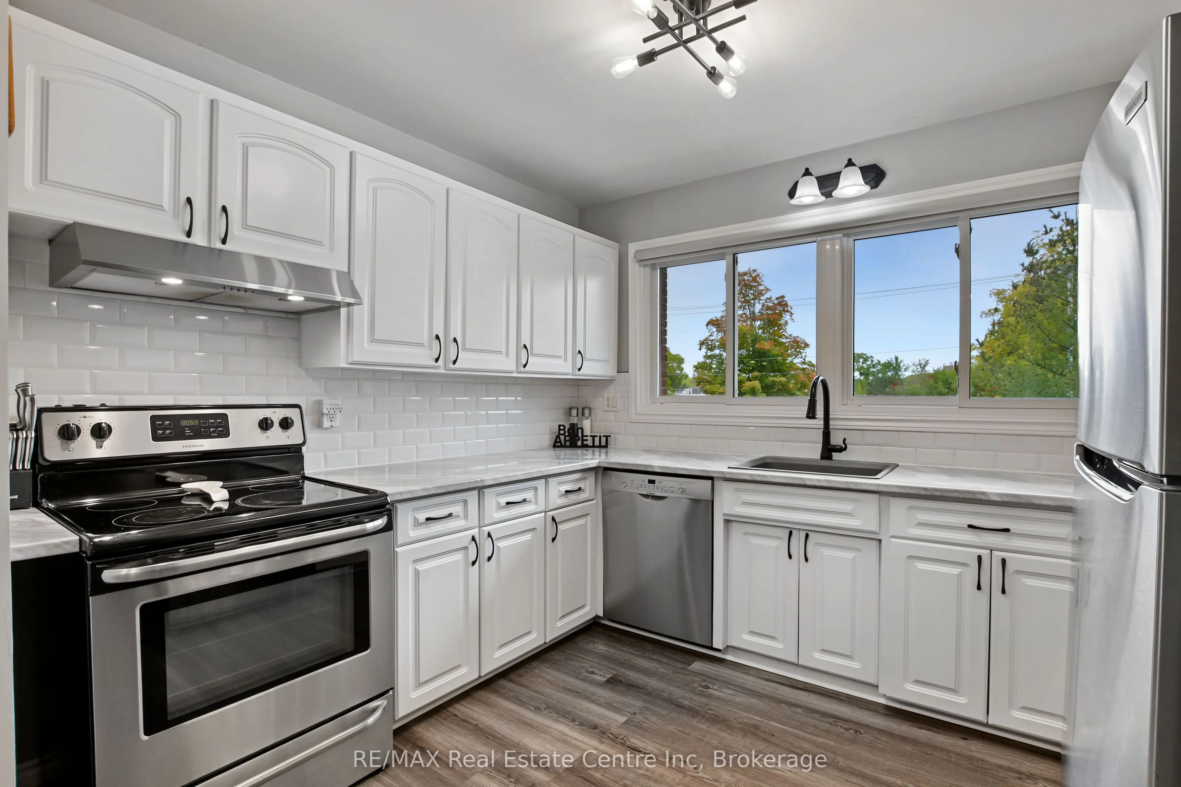 9 Greenbrook Drive
