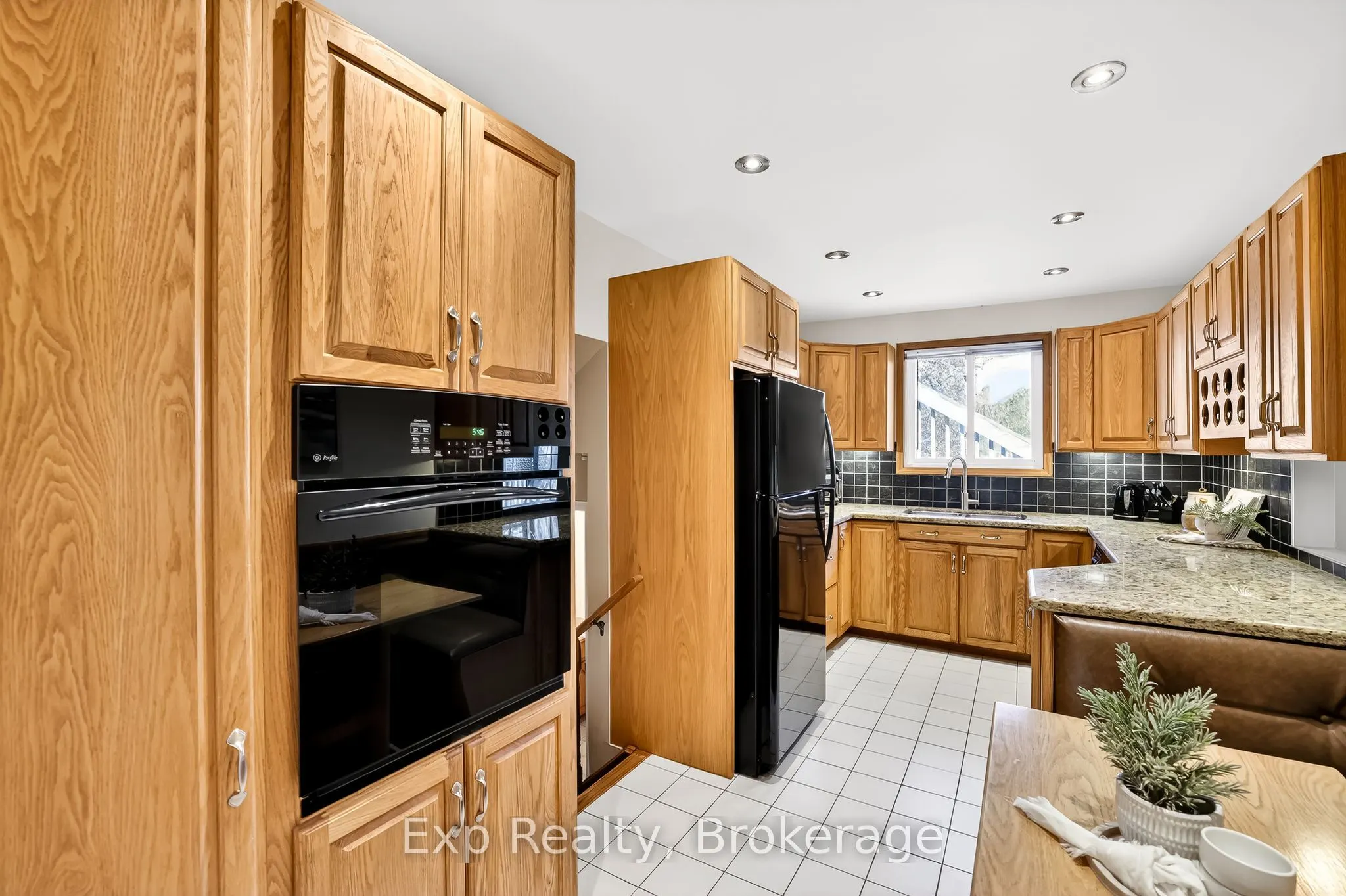 1175 Lakeshore Road