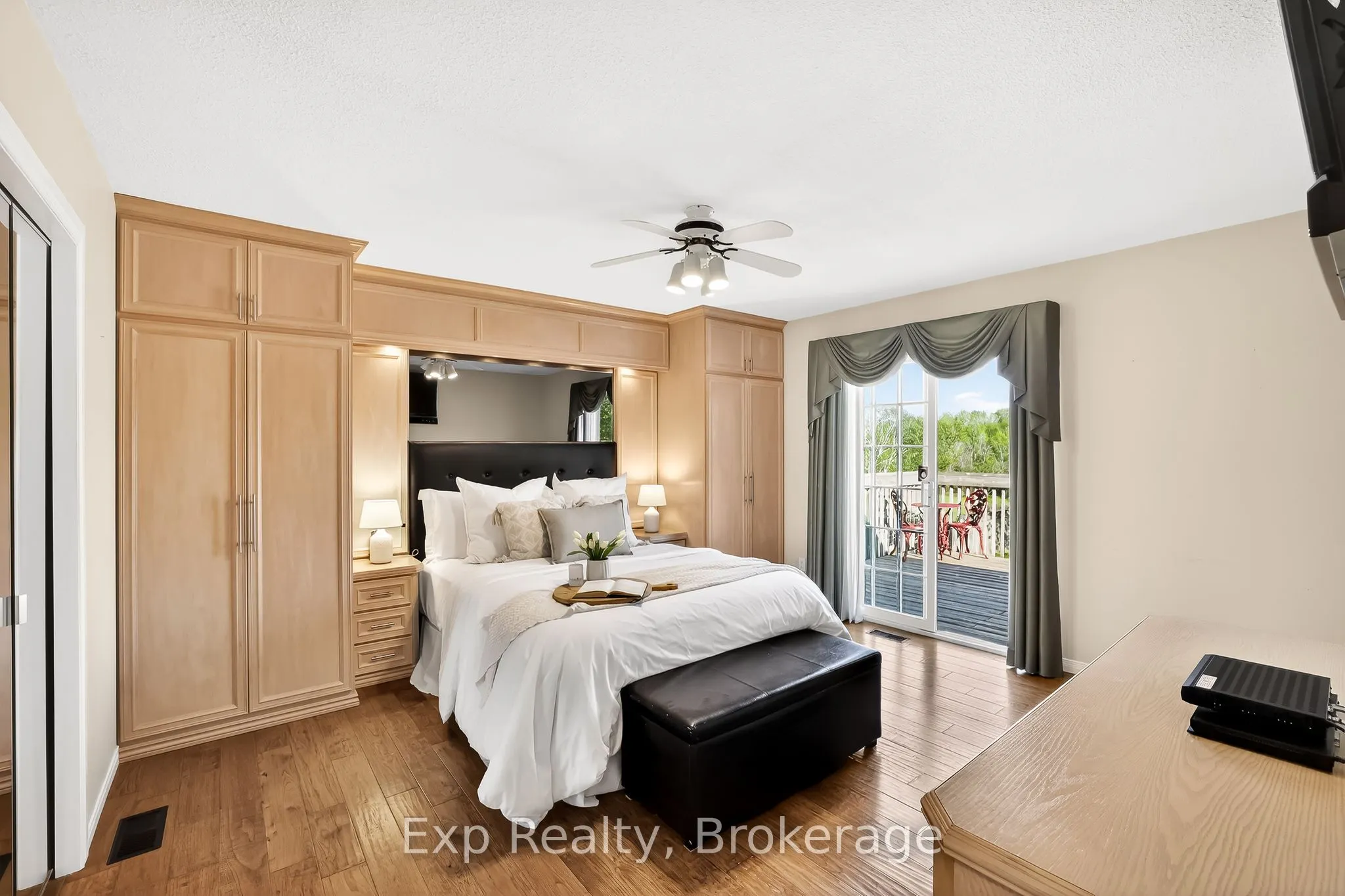 1175 Lakeshore Road
