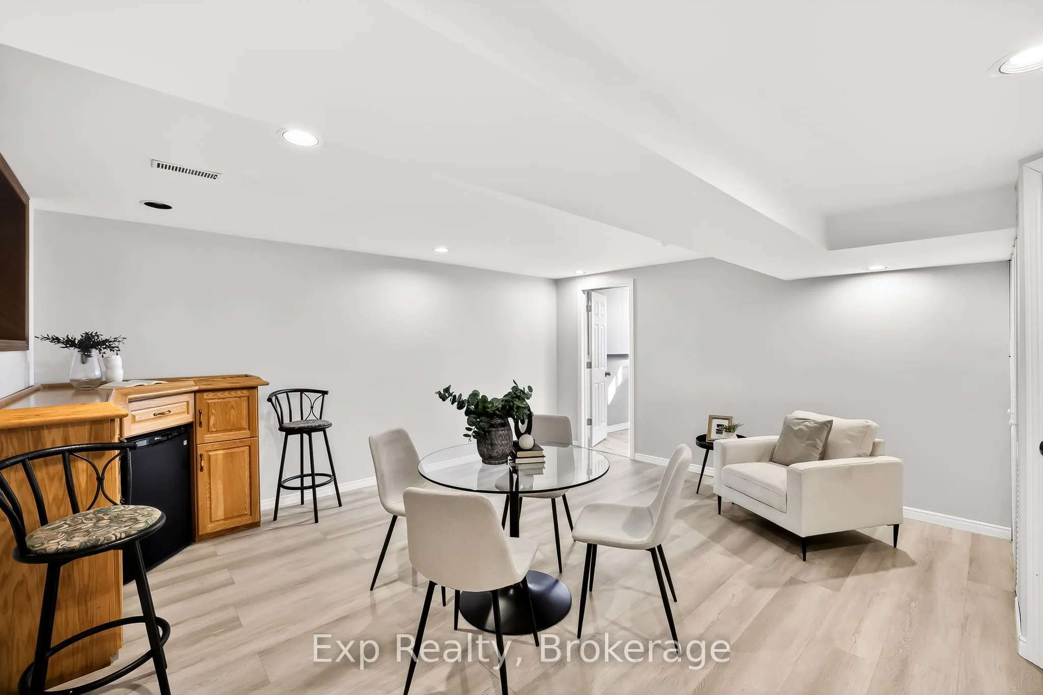 1175 Lakeshore Road