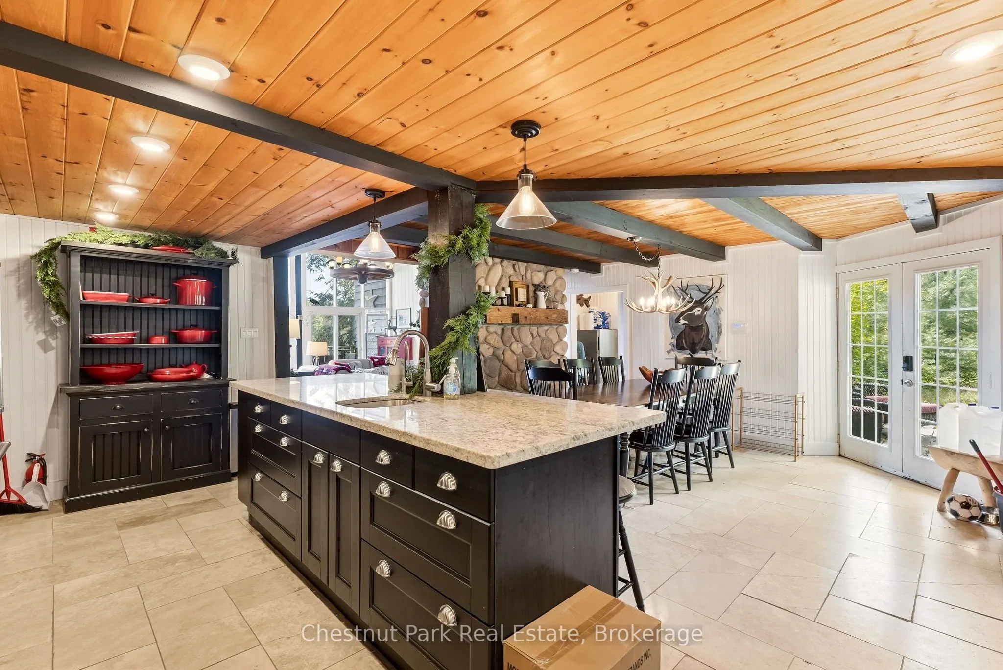 1047 Hallett Road S