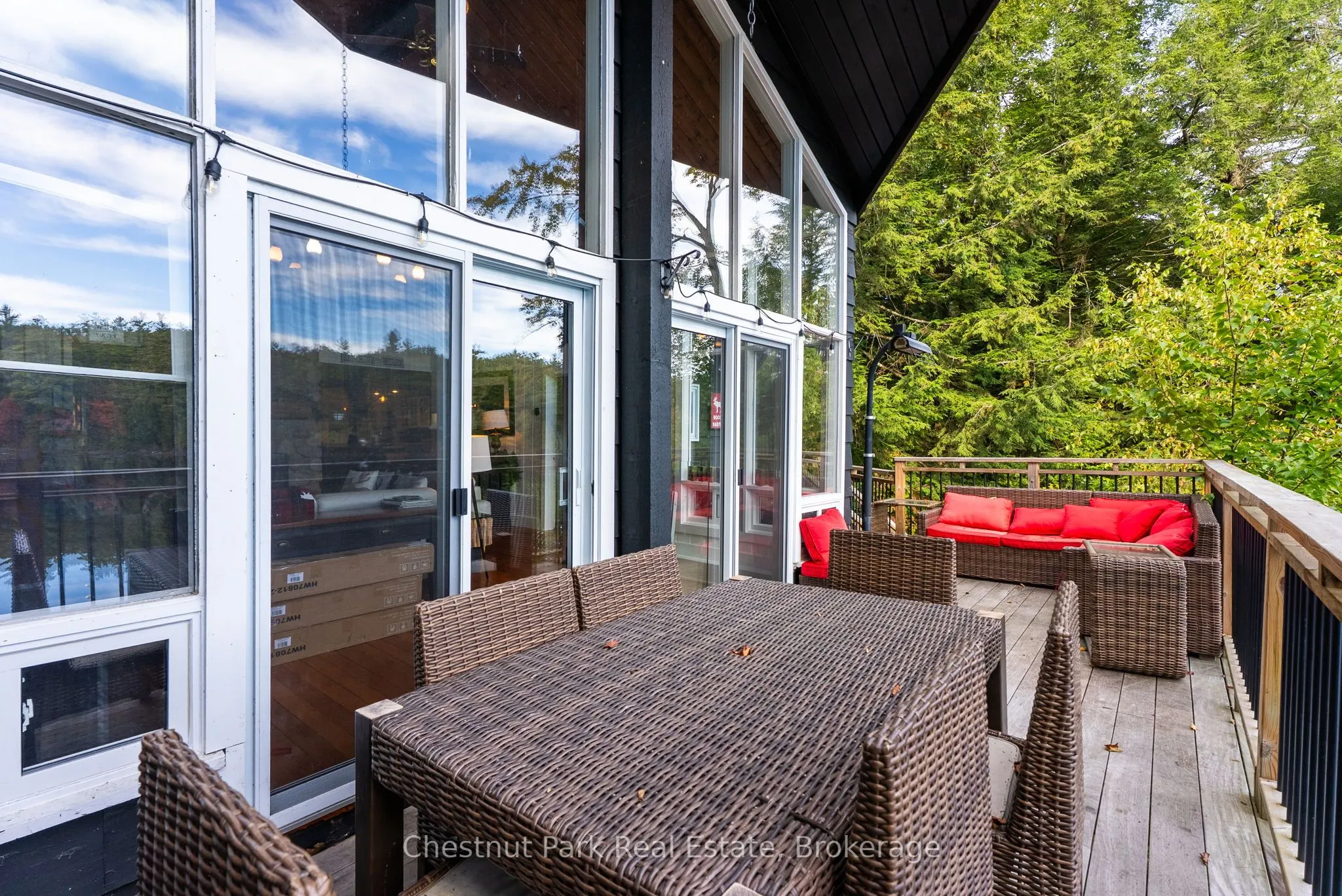 1047 Hallett Road S
