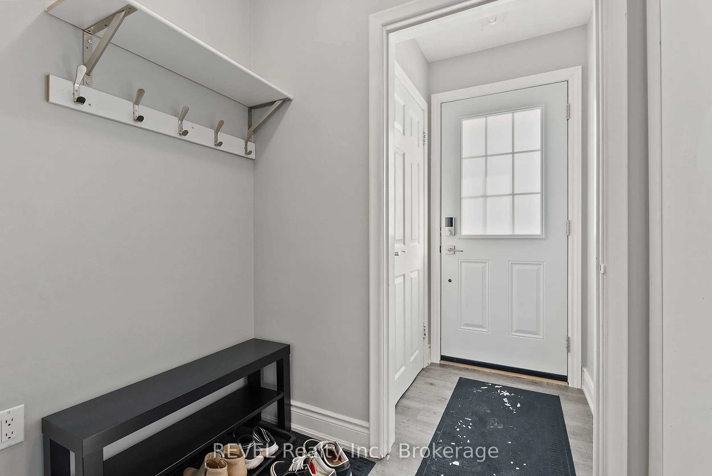 8327 Parkway Drive #Upper Unit