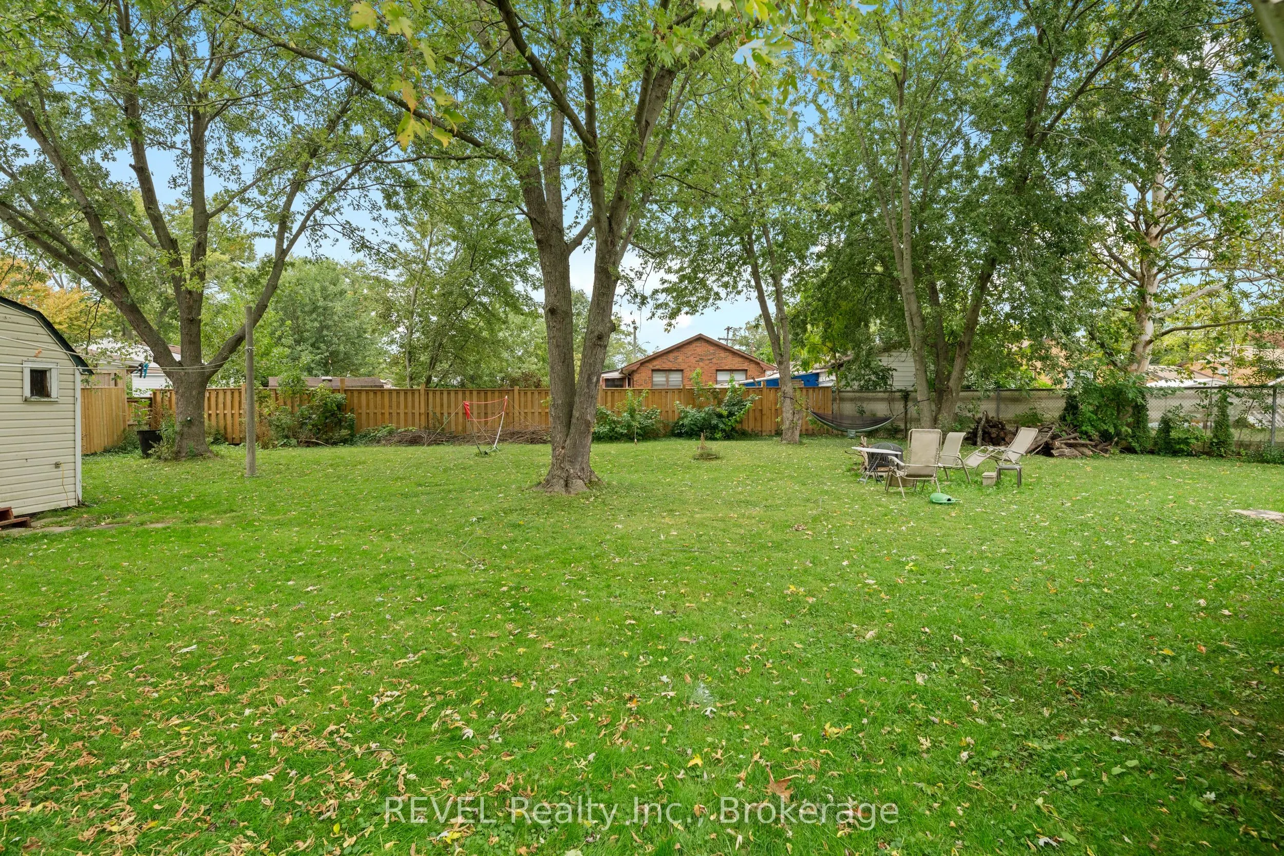 8327 Parkway Drive #Upper Unit