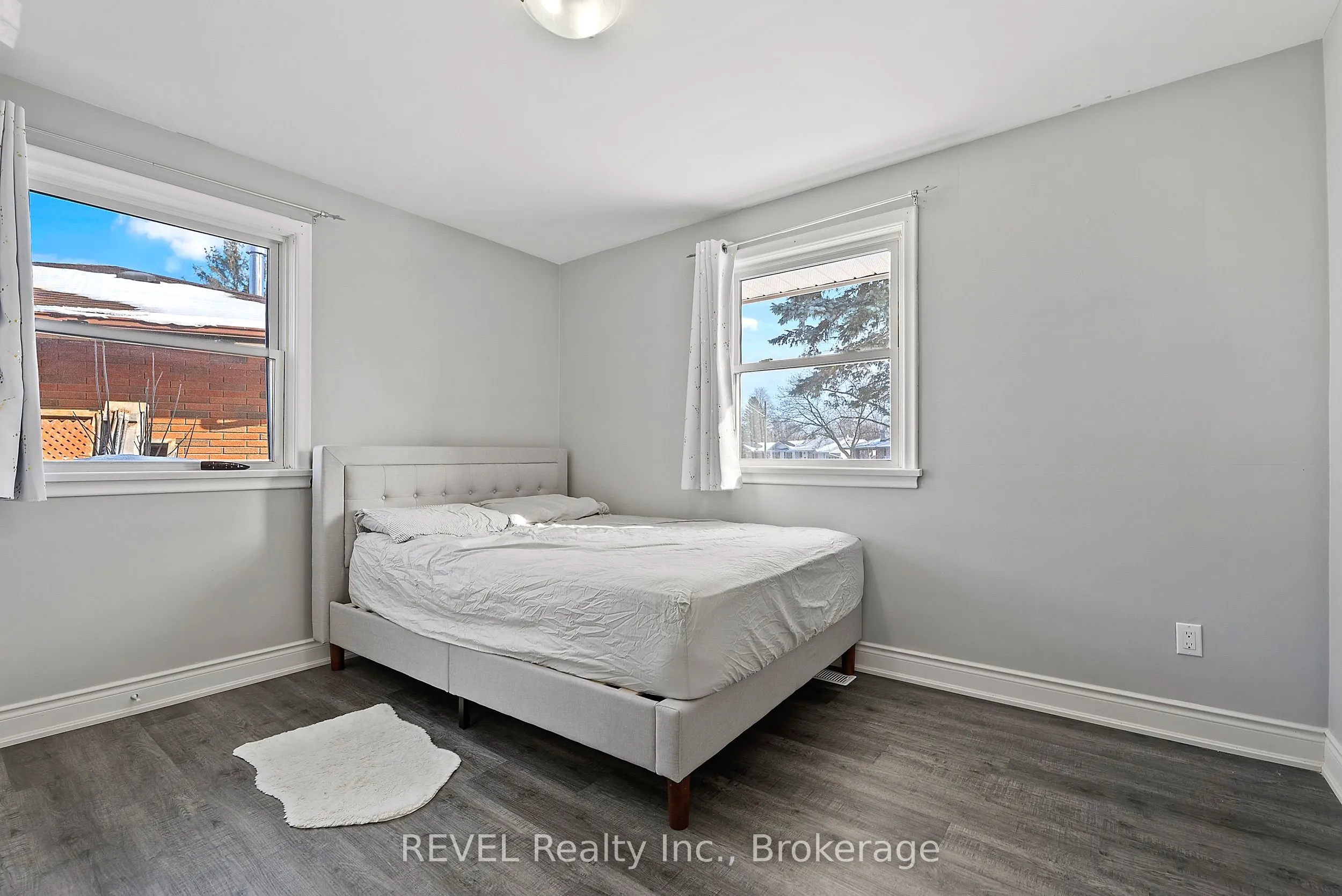 8327 Parkway Drive #Upper Unit