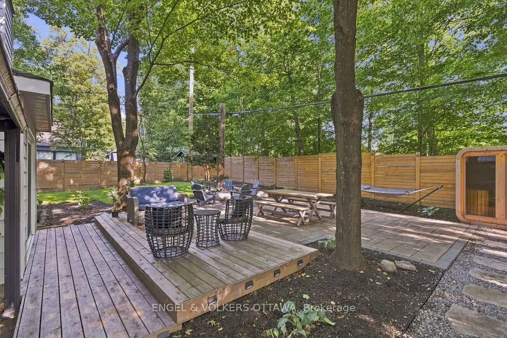 694 ISLAND PARK Drive