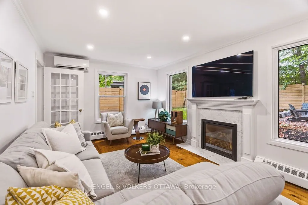 694 ISLAND PARK Drive
