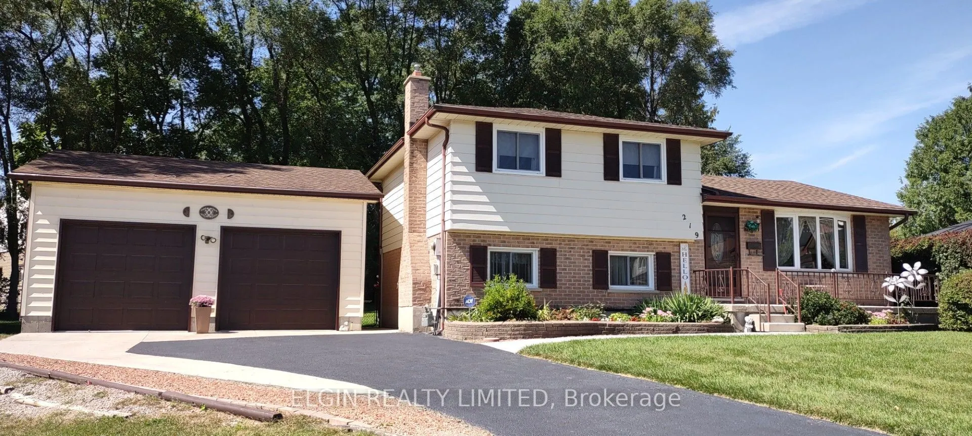 219 Brentwood Crescent