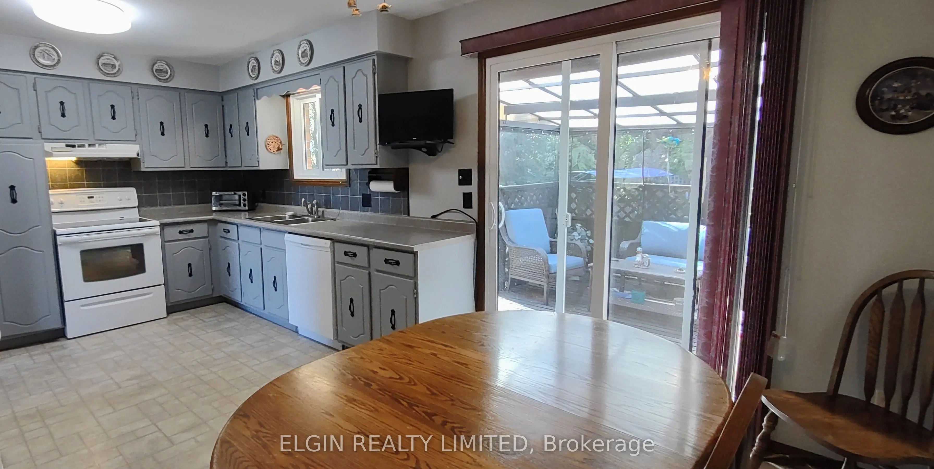 219 Brentwood Crescent